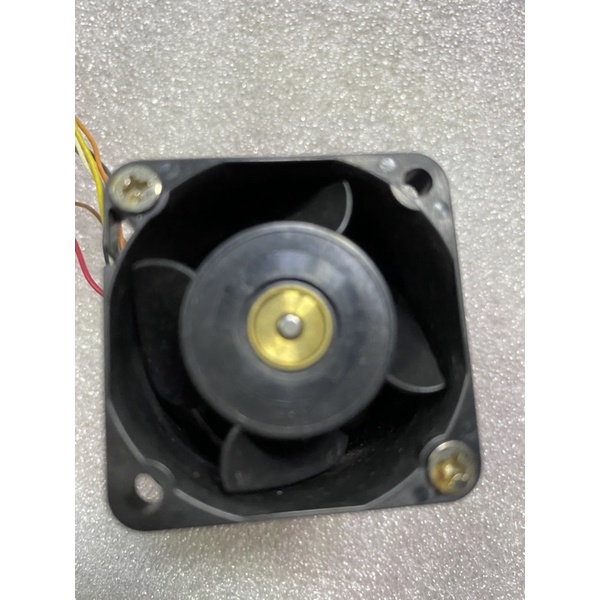 Quạt đôi Delta Electronics 4cm x 5cm AUB0712HH