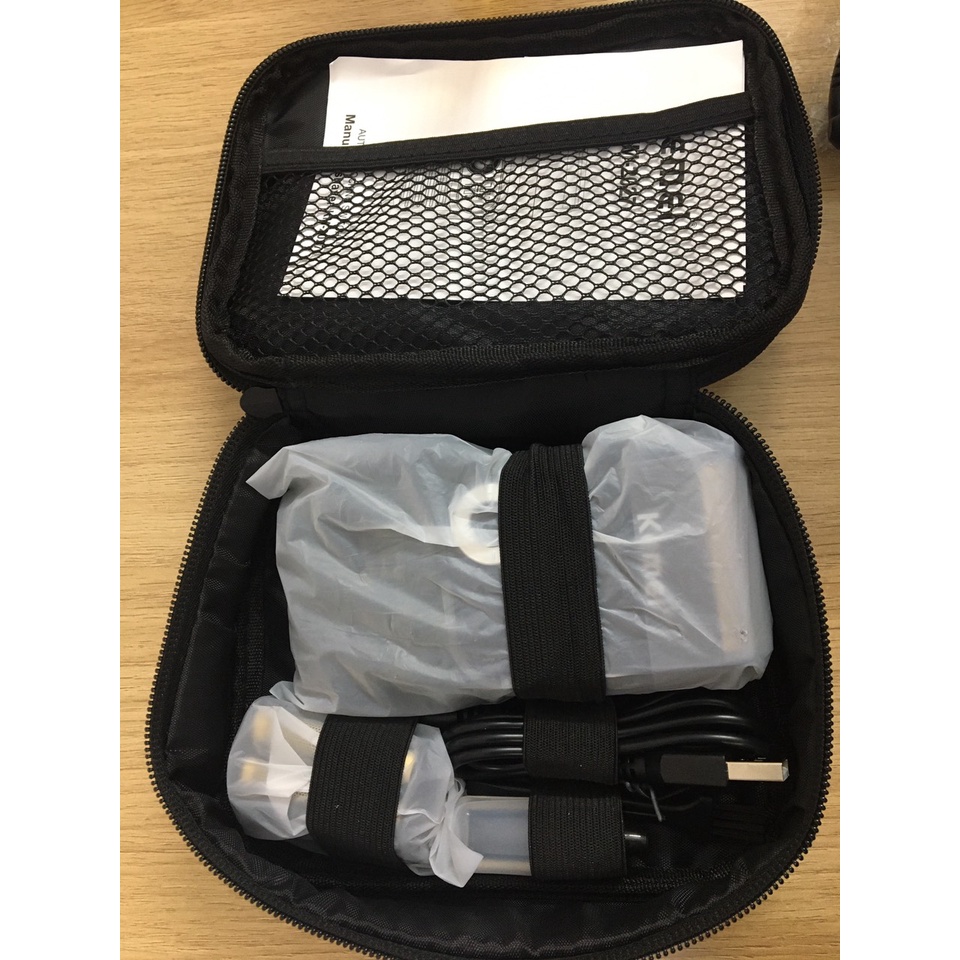 Máy cạo râu, cạo khô cao cấp KEMEI KM - 2027, có hiển thị đèn LED công suất, động cơ mạnh mẽ