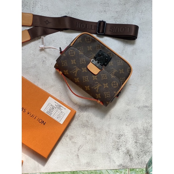 TÚI ĐEO CHÉO NAM LV DÁNG LOCK MASENGER FULLBOX