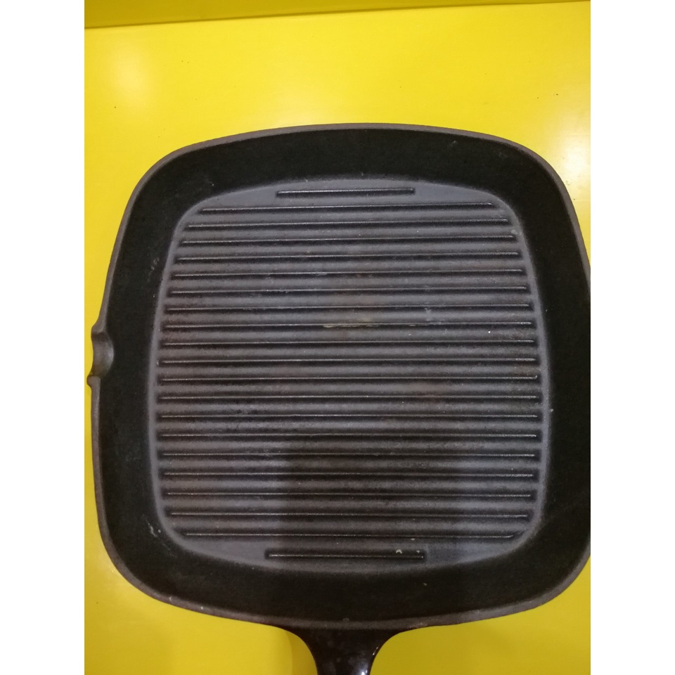 Chảo gang ngoài phủ men nội địa Nhật, size 23*23cm, nặng 2.35kg (mã 975), Dùng được bếp từ