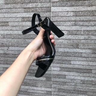 Giày cao gót quai hậu