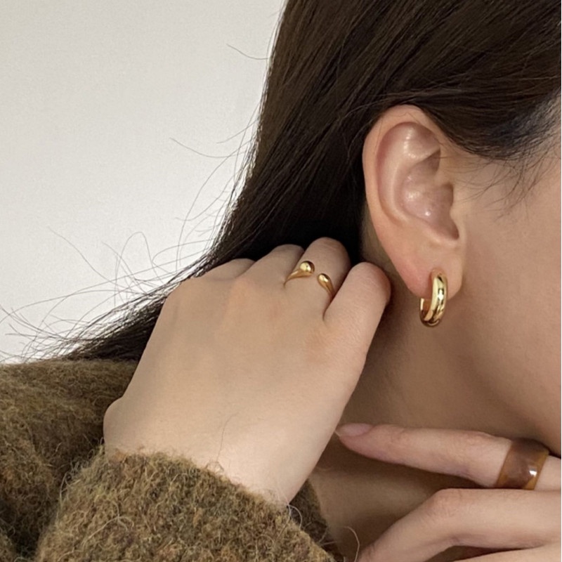 Bông Tai Chữ C Đơn Giản Cá Tính Titan Ko Đen TT 4363