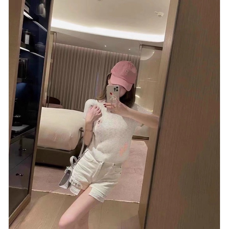 Áo len tăm mỏng mongtoghi hoạ tiết chôm hơ cổ tròn tay cộc A101