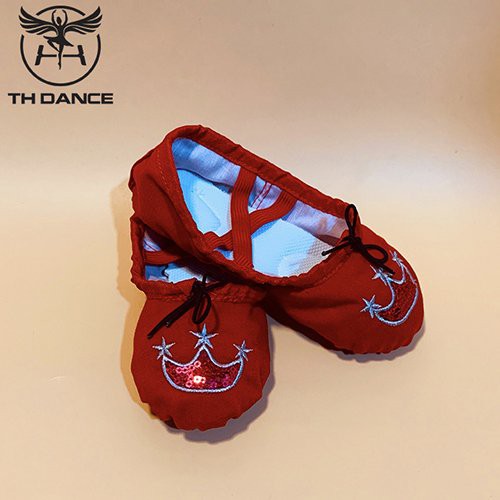 Giày múa Ballet cho bé yêu | Giày múa thêu vương miện