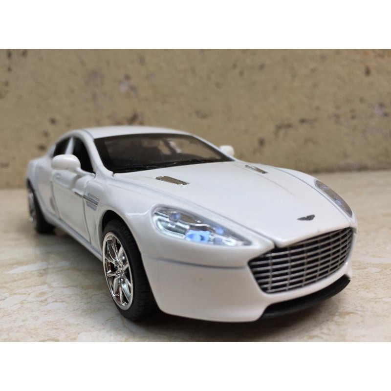 Mô hình xe ô tô Aston martin sedan - 1:32