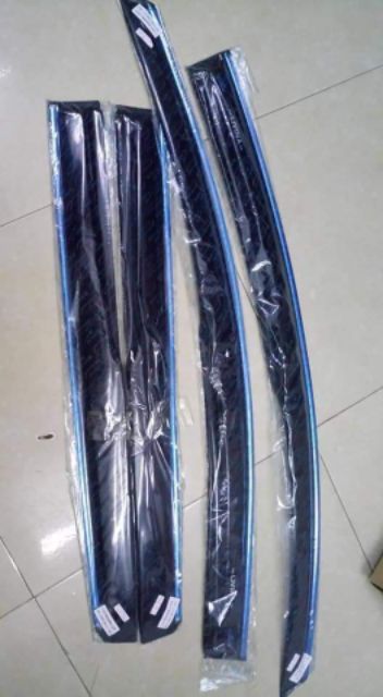 Bộ vè che mưa 4 cánh xe ô tô Nissan Livina 07 chỗ