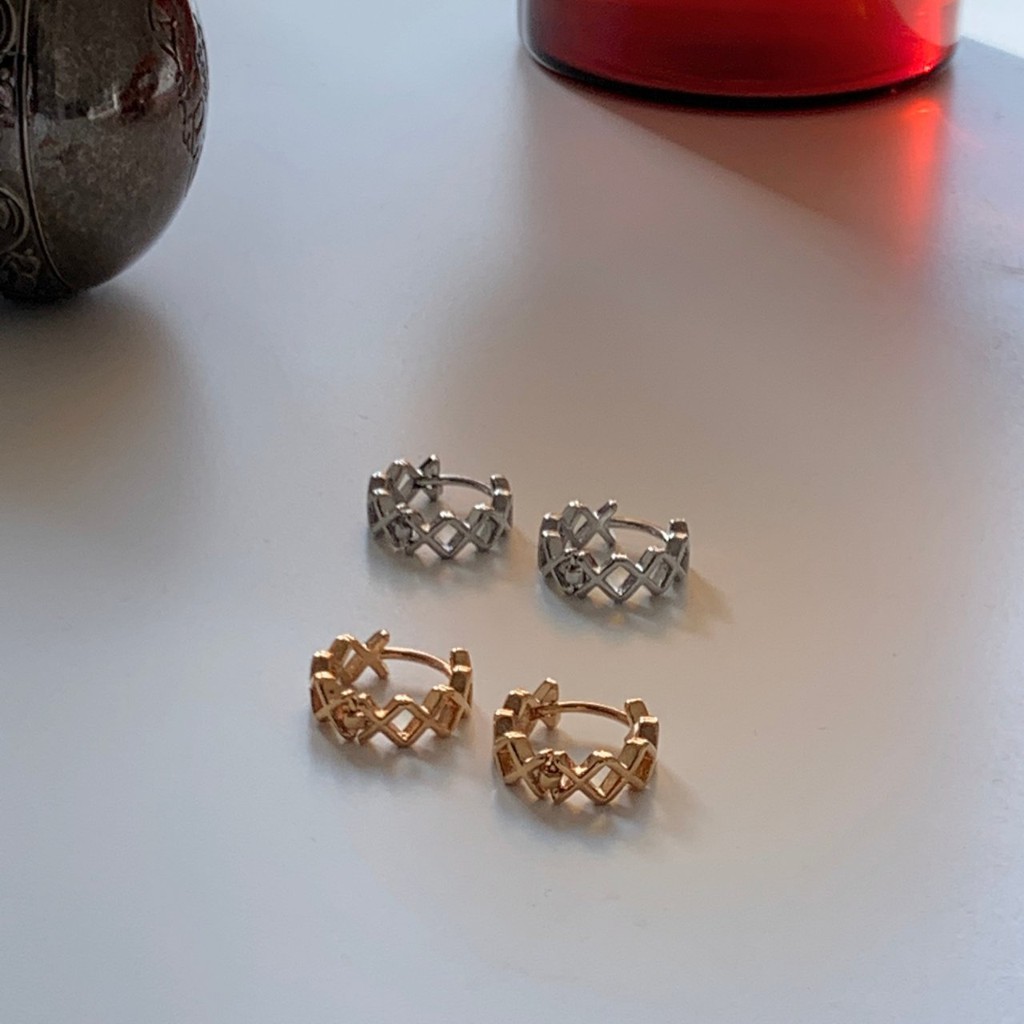 Khuyên tai bấm tròn vương miện Modleaf One touch crown earrings phong cách Hàn Quốc