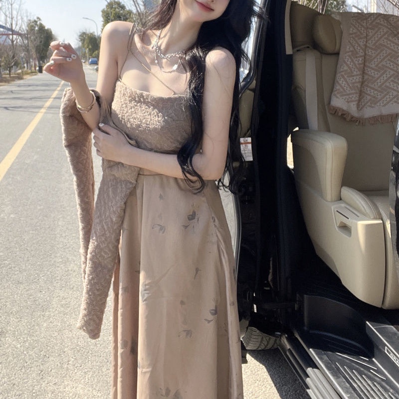 Set đầm nữ và áo kiểu thời trang mùa xuân 2022