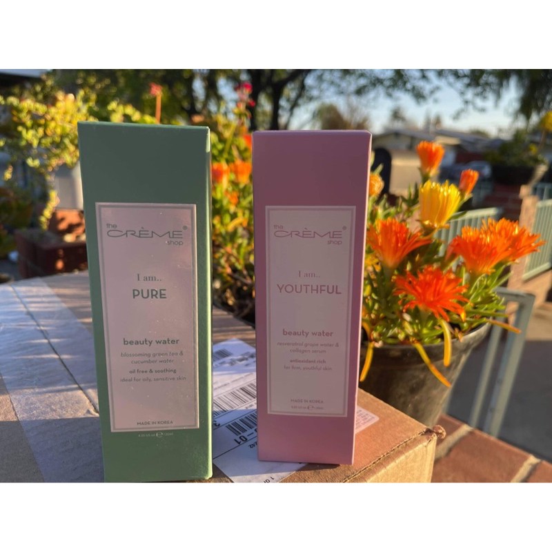 Xịt khoáng phun sương The Crème Shop's beauty water