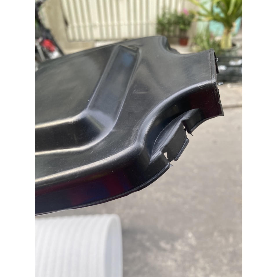 NẮP NHỰA ĐẬY BÌNH ẮC QUY XE CHALY