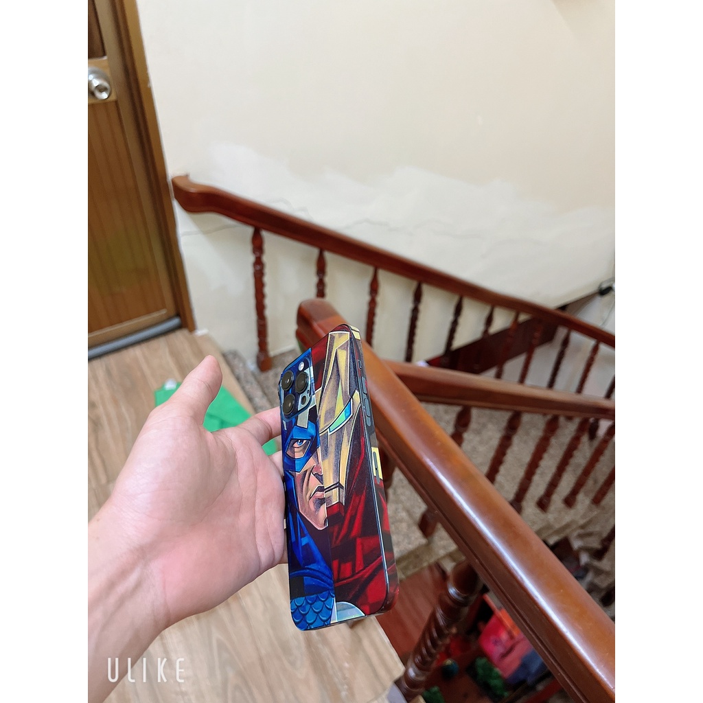 Skin dán mặt lưng điện thoại Joker in UV chuyển màu hologram cho tất cả các dòng điện thoại iPhone, Andoird