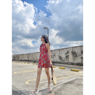 Đầm cổ yếm hở lưng