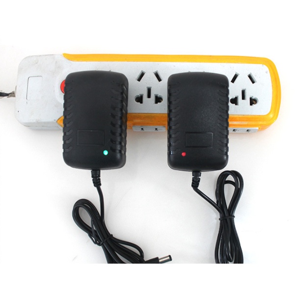 Sạc xe ô tô điện trẻ em 12v (Bảo hành 3 tháng)