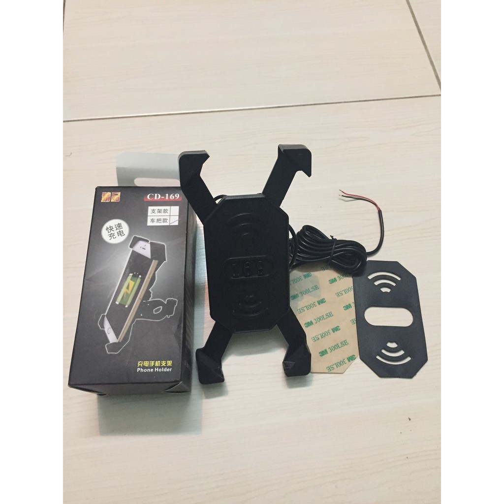 Gá kẹp điện thoại có sạc USB