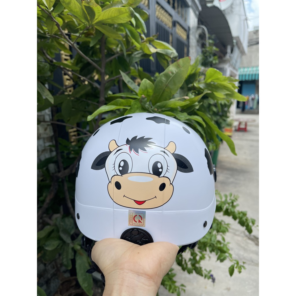 Nón bảo hiểm có hình bò sữa mẫu mới