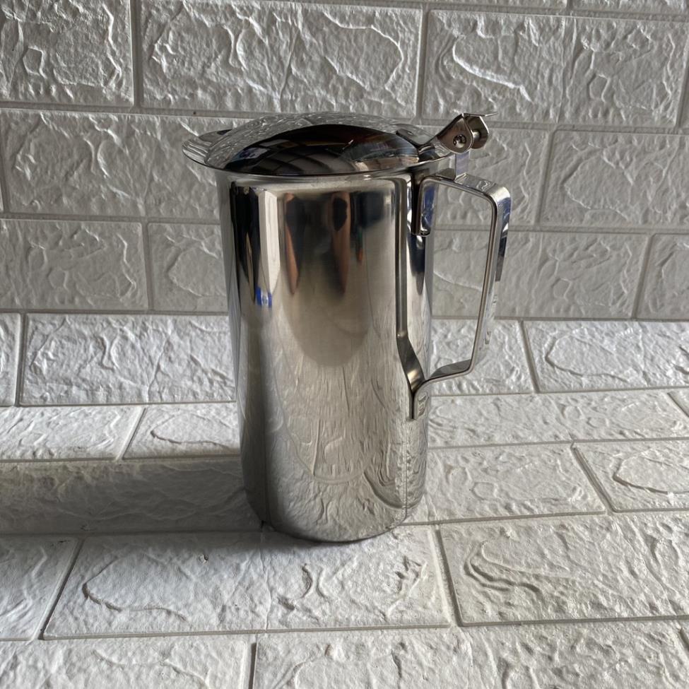 Ca inox 304 có miêng rót, có nắp.  Dùng được bếp từ. Nấu nước và giữ ấm.  Dung tích 1.5 - 2.0 lít