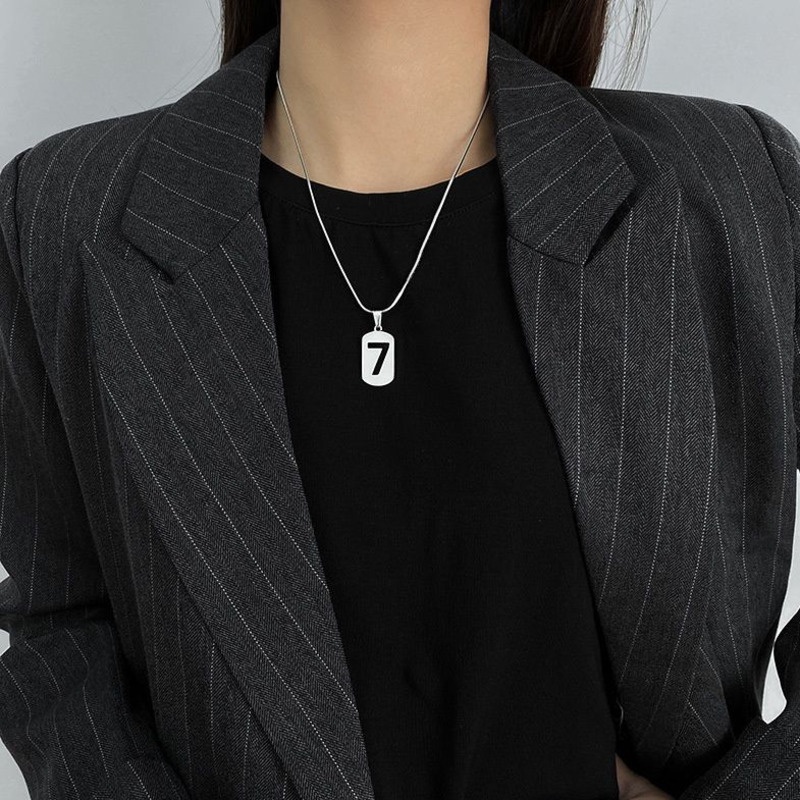 Vòng cổ thép titan mặt hình số 7 phong cách Hàn Quốc