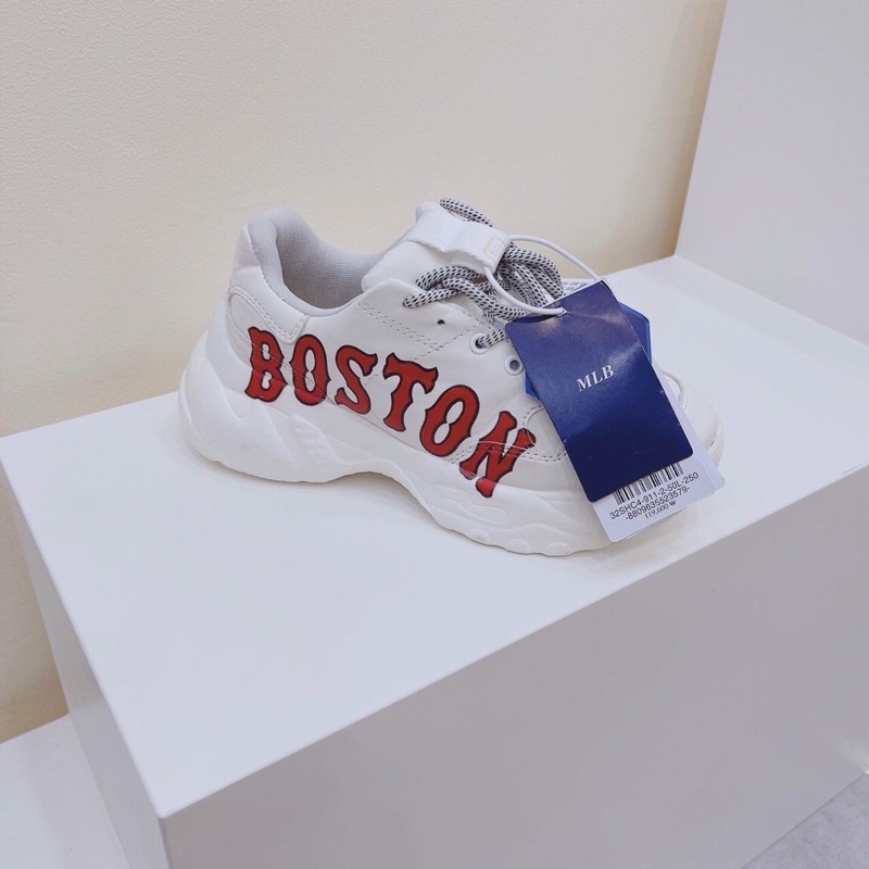 Giày thể thao trắng