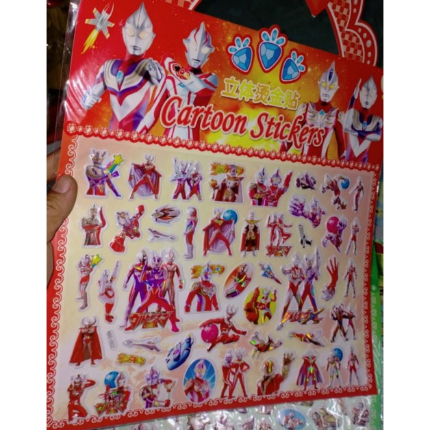 Một tờ hình dán stickers Siêu nhân nhật kích thước lớn 24x32cm có khoảng 60 hình