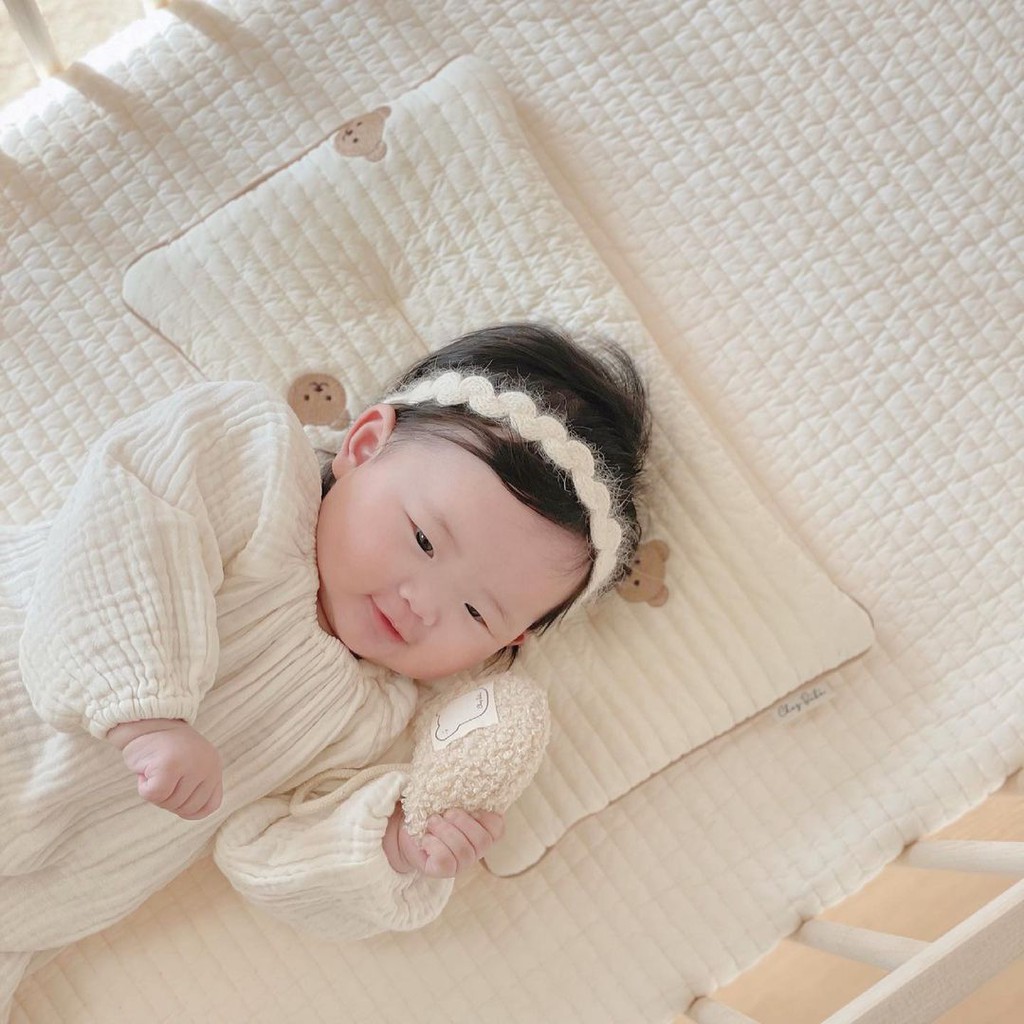 Gối nằm cho bé sơ sinh CHEZBEBE Hàn Quốc &lt;có sẵn&gt; made in Korea