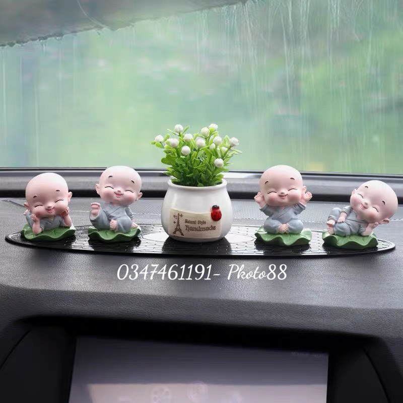 Tượng chú tiểu ngồi đài sen trang trí taplo ô tô,bàn làm việc may mắn bình an