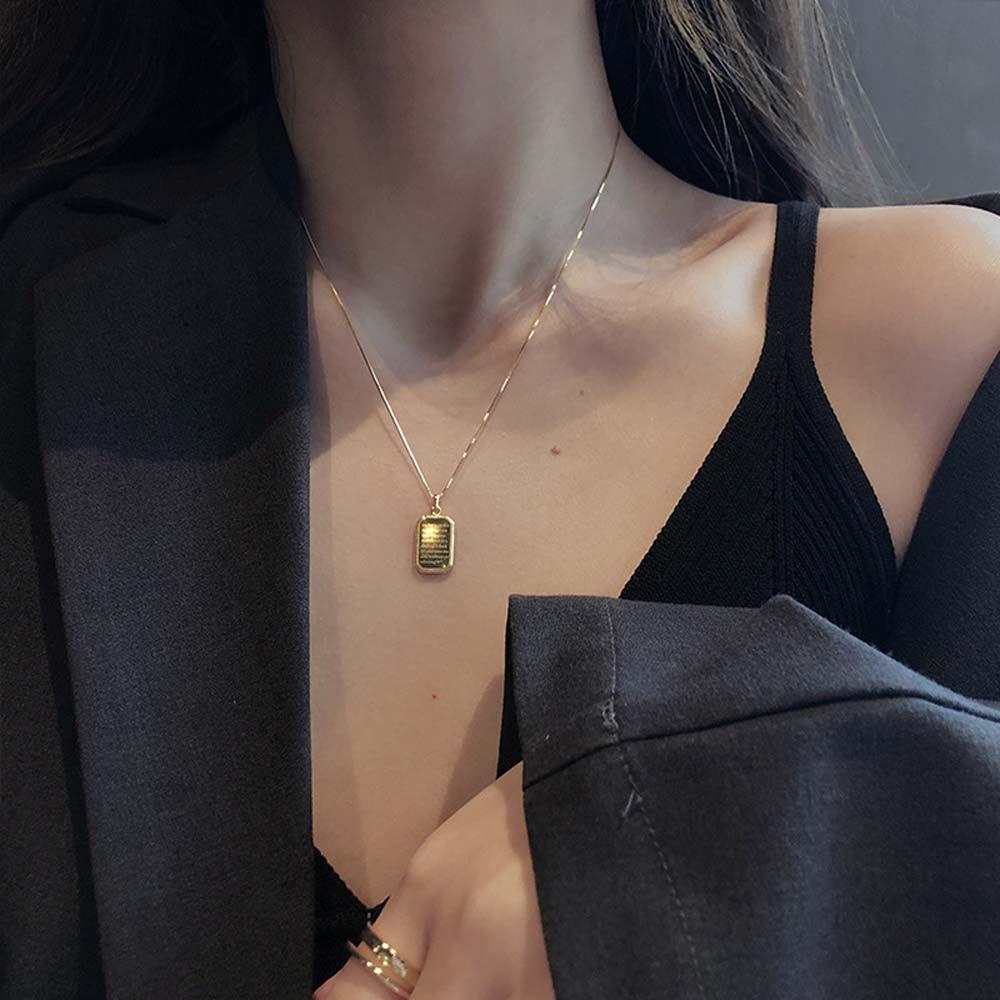 Vòng cổ Hợp Kim Mặt Vuông Nhiều Màu Sắc Phong Cách Hàn Quốc Dành Cho Nữ