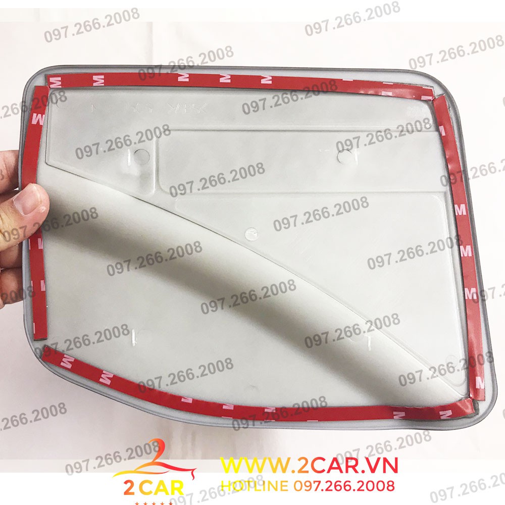 Ốp Nắp Bình Xăng Xe Nissan Navara 2016-2020 nhựa đen