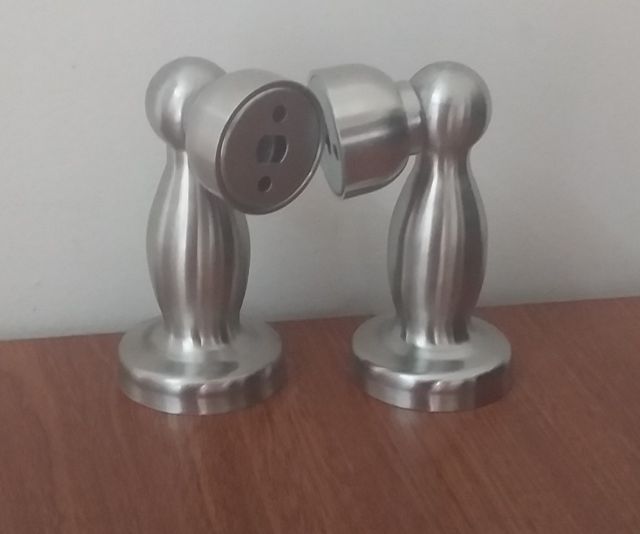 Hít cửa inox, nam châm cửa