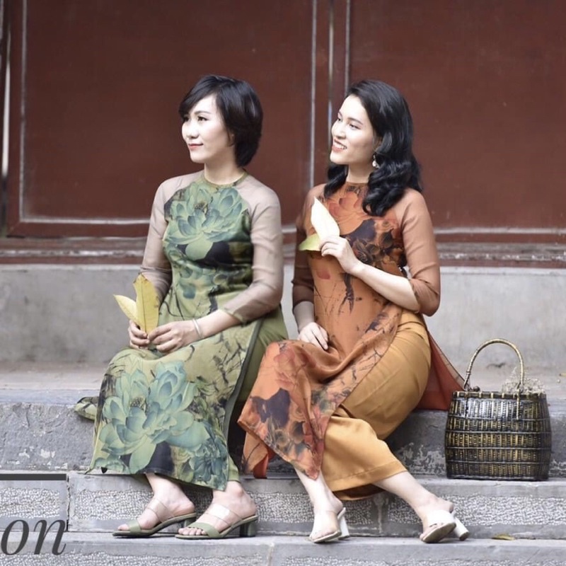 Áo dài thiết kế hoạ tiết hoa sen Thanh lịch ko kèm quần