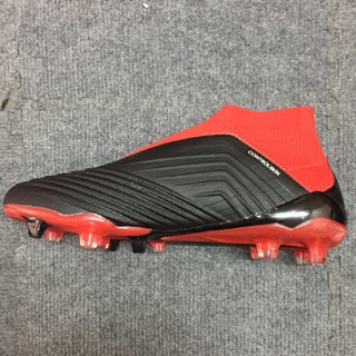 Giày đá bóng cổ cao Predator đen trắng
