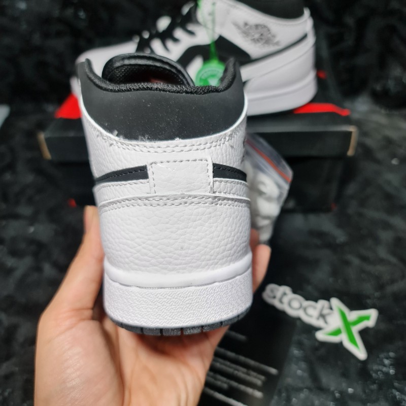 [Ảnh Thật + Video] Giày Jordan 1 Mid Black White || Giày sneakers Jordan 1 Cổ Trung Đen Trắng | BigBuy360 - bigbuy360.vn