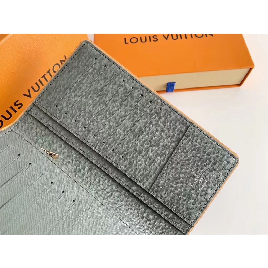 Sẵn sàng giao hàng Ví dài nam mới của Louis Vuitton LV có hộp