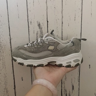 sketcher xám