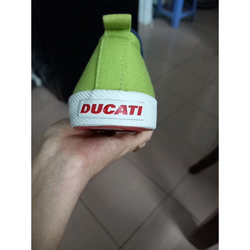 xả giày bệt trẻ em hiệu DUCATI hàng xuất sz31(ms60)