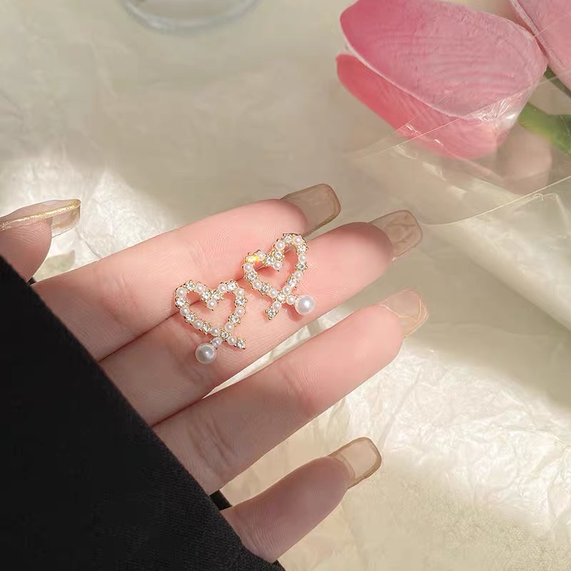 Bông Tai Hình Trái Tim Đính Đá Phối Ngọc Trai Thời Trang Đơn Giản Cho Nữ