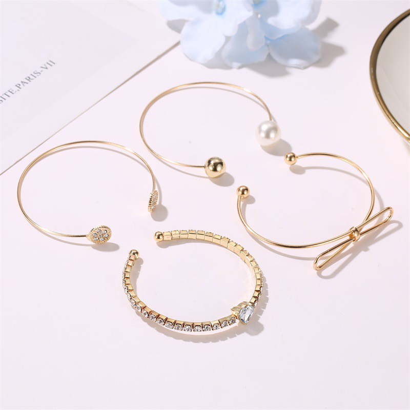 Set Vòng Tay Bốn Món Có Thể Điều Chỉnh Kích Thước Xinh Xắn Cho Nữ