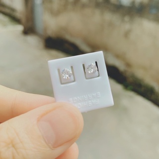 1 chiếc nụ tai bạc gắn đá trắng cỡ 4mm