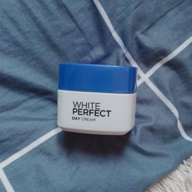 Kem Dưỡng Trắng Ban Ngày L'Oreal Paris White Perfect Day Cream SPF17 50ml