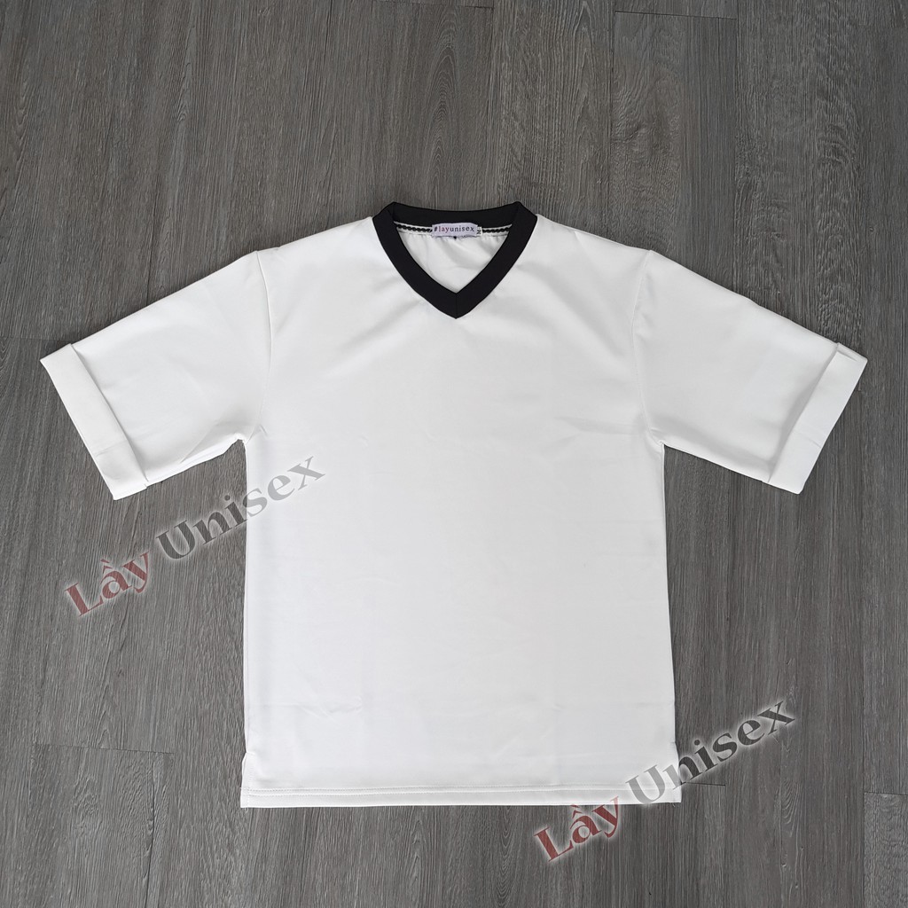 Áo thun nam cổ tim trắng tay lửng form rộng cổ V viền đen | BigBuy360 - bigbuy360.vn