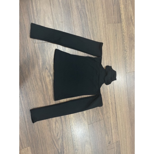 Áo bẹt vai cổ choker
