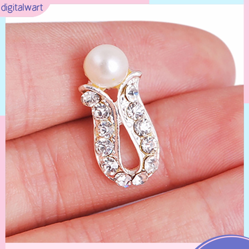 Bộ dây chuyền và khuyên tai đính ngọc trai giả sang trọng