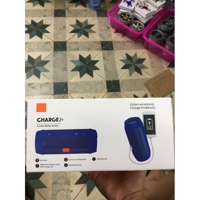 loa bluetooth charge 2 kiêm luôn sạc dự phong