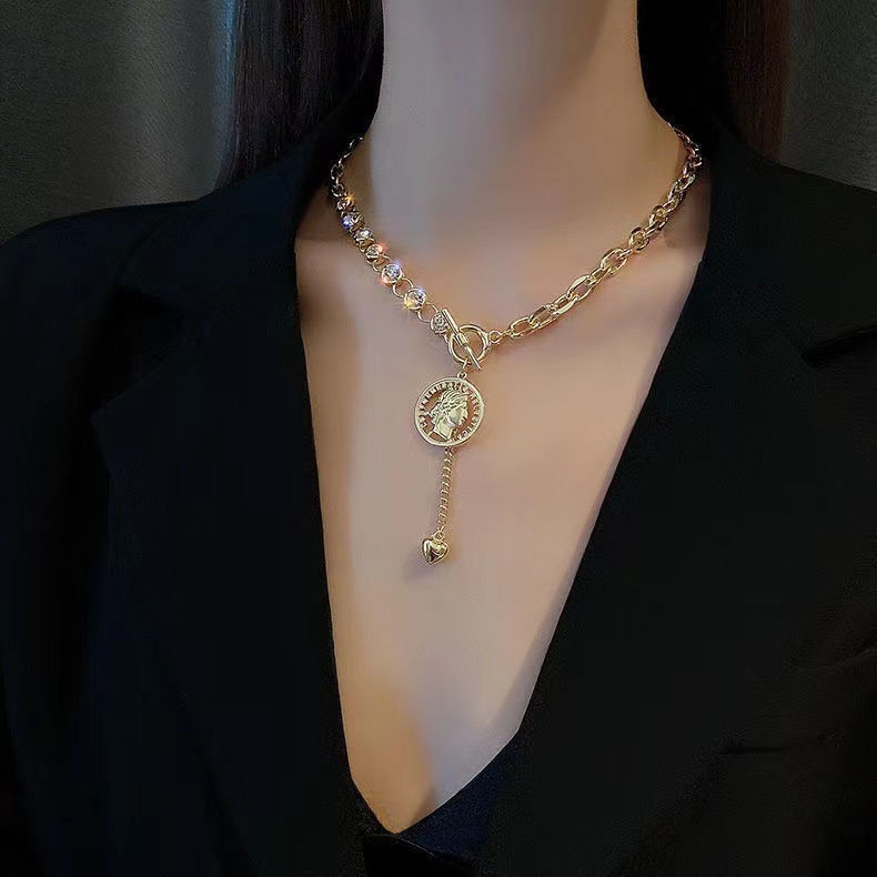 Vòng cổ Mặt Chân Dung Cổ Điển Sang Trọng Quyến Rũ