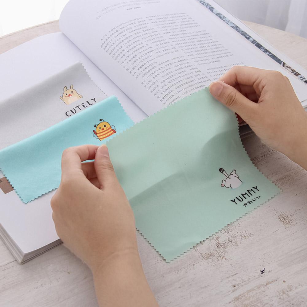Khăn Lau Kính Họa Tiết Hoạt Hình Dễ Thương