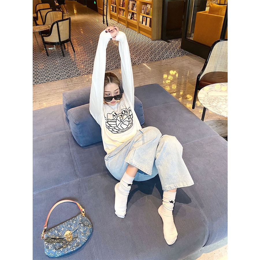 VỚ, TẤT NGÔI SAO HOT TREND.