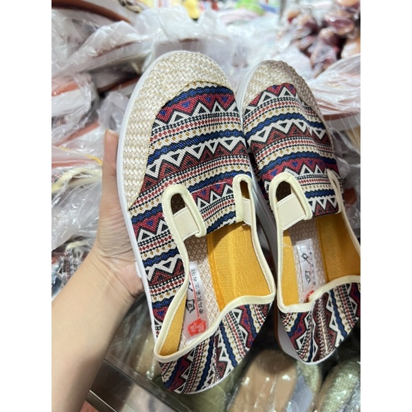 Giày thổ cẩm boho vintage