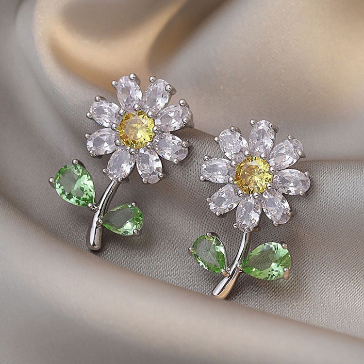 Bông Tai Hình Hoa Cúc Đính Đá Zircon 2022 Thời Trang Cho Nữ