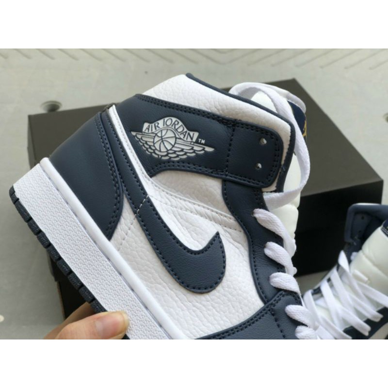 Giày bóng rổ Air Jordan 1 Mid Retro Midnight navy/white | BigBuy360 - bigbuy360.vn