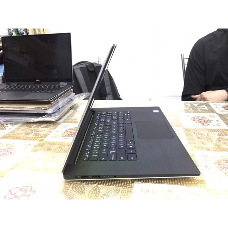 Máy tính xách tay Dell Precision 5510. | BigBuy360 - bigbuy360.vn