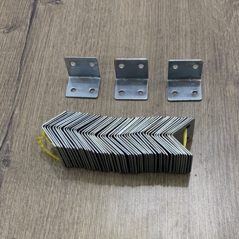 Ke 3 vuông 4 lỗ - ke sắt 1 xâu 25 cái- 50 cái
